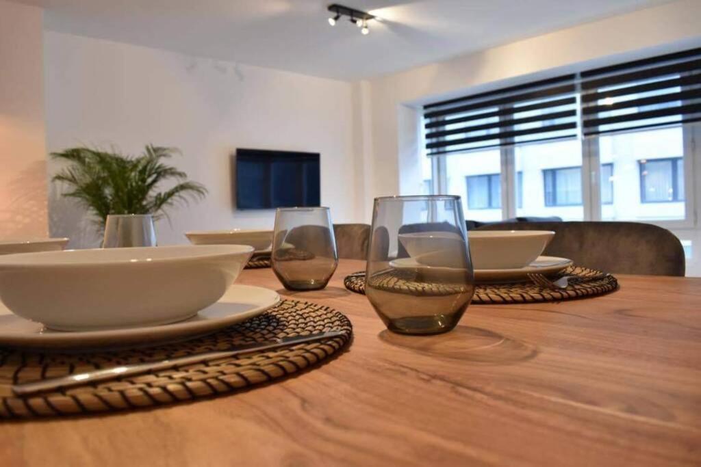 Vernieuwd Appartement Op 200M Van De Zee Oostende Eksteriør billede